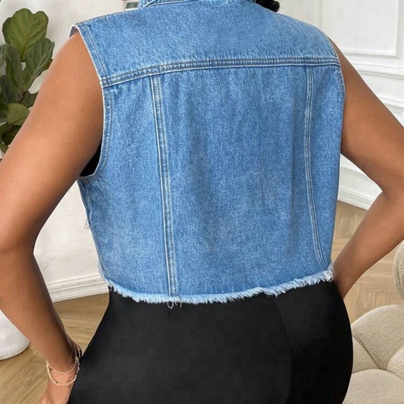 Jean Women's Plus Size Buttons Denim Vest with Two Chest Flap Pockets Jackets - Picture 2 of 6